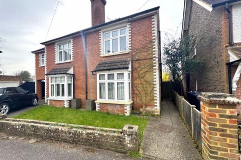 2 bedroom semi-detached house to rent, St. James's Place, Cranleigh