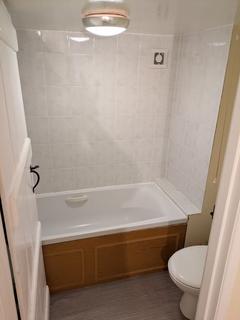 2 bedroom flat to rent, , Canterbury