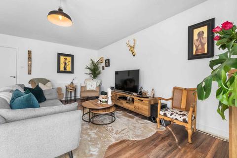 66 Bridgend, Stewarton, Kilmarnock, KA3 5BF