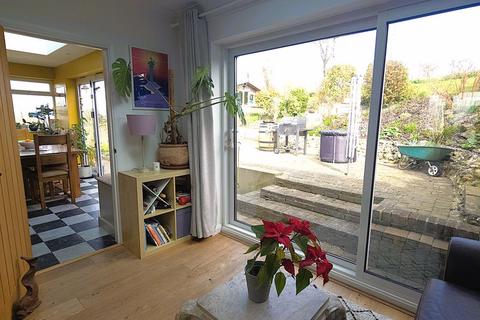 4 College Road, Upper Beeding, Steyning, BN44 3TB