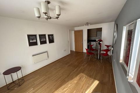2 bedroom flat to rent, Highfield Road, Feltham