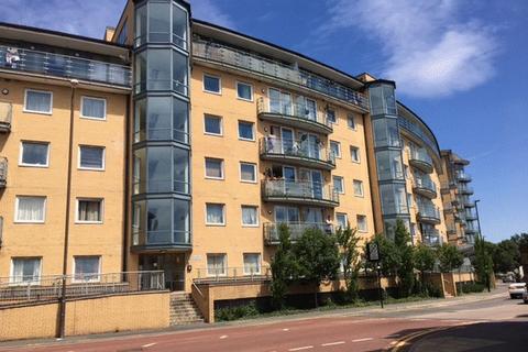 2 bedroom flat to rent, Highfield Road, Feltham