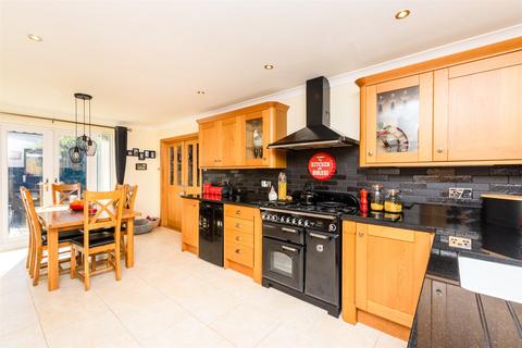 3 bedroom detached bungalow for sale, The Gallops, Vigo, Kent