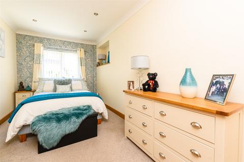 3 bedroom detached bungalow for sale, The Gallops, Vigo, Kent