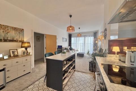 2 bedroom apartment for sale, George Place, Plymouth Stunning Two Bedroom Modern Apartment Near the sea.