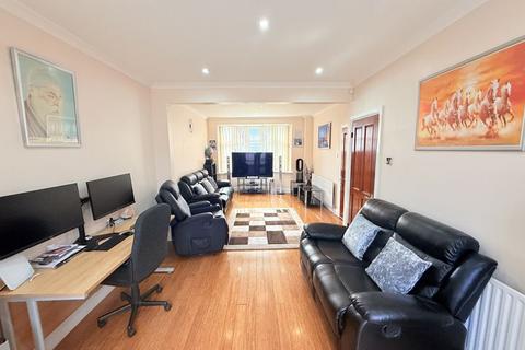 5 Ascot Gardens, Southall, UB1 2RZ