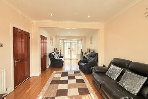 5 Ascot Gardens, Southall, UB1 2RZ