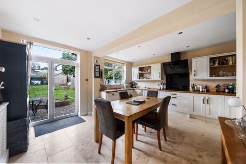 32 Prior Avenue, Sutton, SM2 5HY