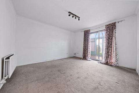 10 Eindhoven Close, Carshalton, SM5 2FD