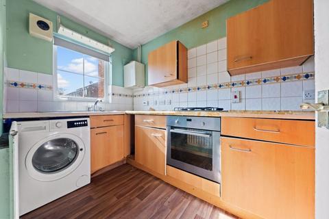 10 Eindhoven Close, Carshalton, SM5 2FD