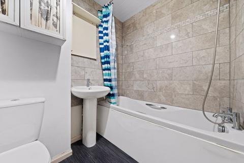 10 Eindhoven Close, Carshalton, SM5 2FD