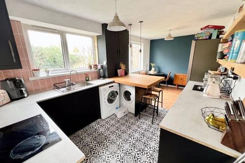 4 Bryn Goleu, Southsea, Wrexham, LL11 6SB