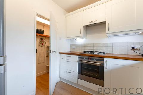 2 bedroom flat to rent, Belton Way, E3