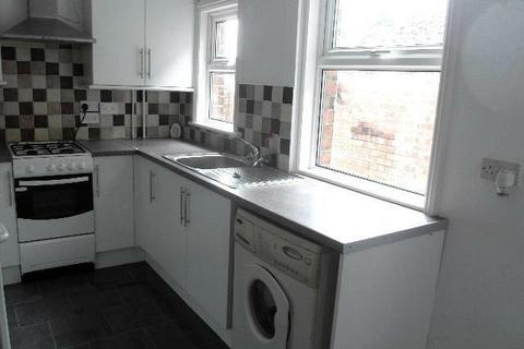 2 bedroom terraced house to rent, Horncastle Road, Boston