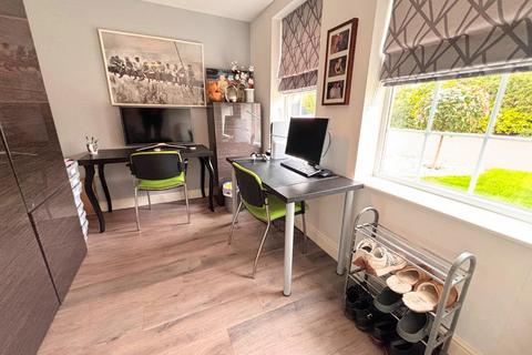 21 Elm Grove, Wootton, Northampton, NN4 6FB
