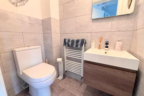 21 Elm Grove, Wootton, Northampton, NN4 6FB