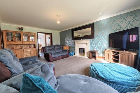 4 bedroom detached house for sale, Warren Hill, Faugh