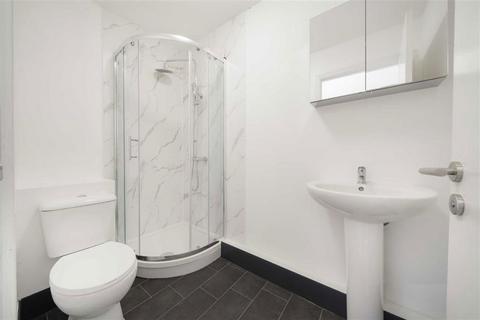 Studio to rent, Brent Cross Gardens, London NW4