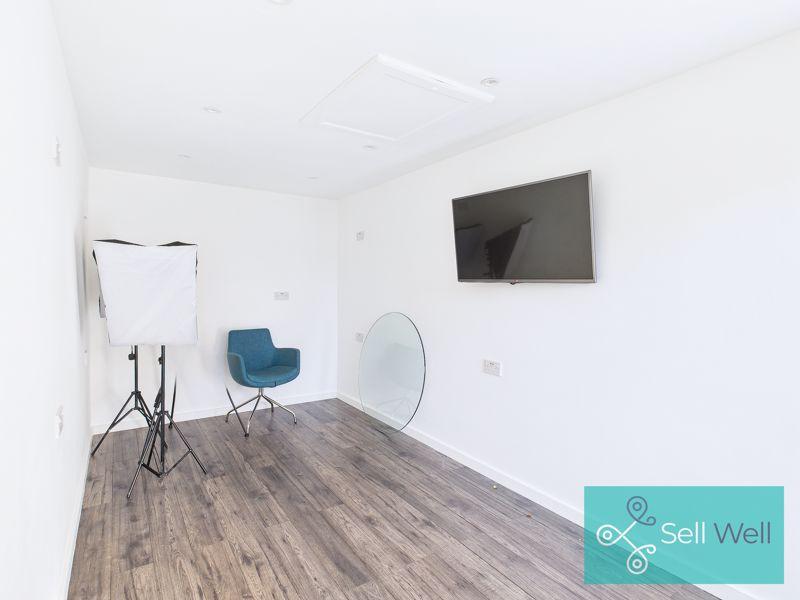 Studio/Converted...