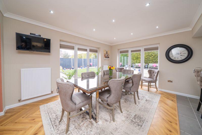Sitting/dining/kitchen