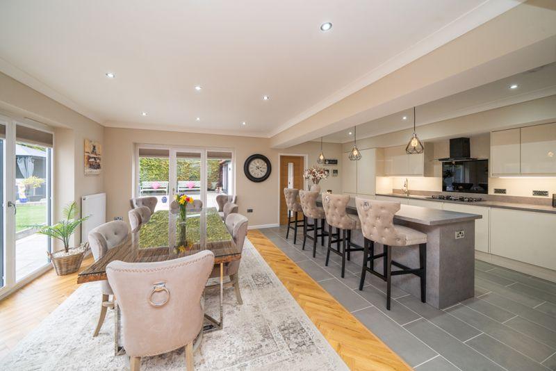 Sitting/dining/kitchen