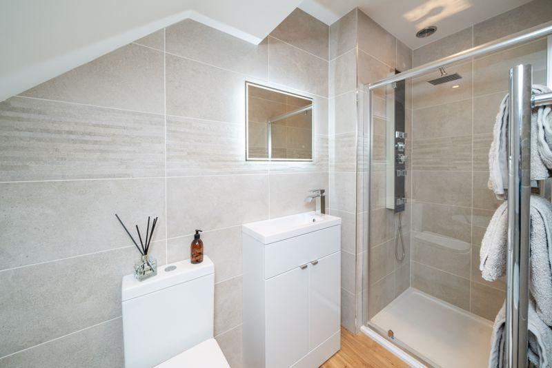 Bedroom 1 en suite