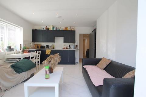 2 bedroom apartment to rent, Splott Road, Cardiff CF24