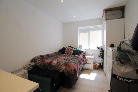 2 bedroom apartment to rent, Splott Road, Cardiff CF24