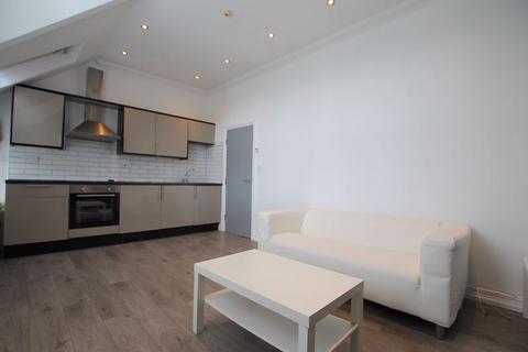 1 bedroom apartment to rent, Connaught Road, Cardiff CF24
