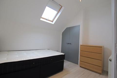 1 bedroom apartment to rent, Connaught Road, Cardiff CF24