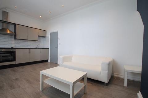 1 bedroom apartment to rent, Connaught Road, Cardiff CF24