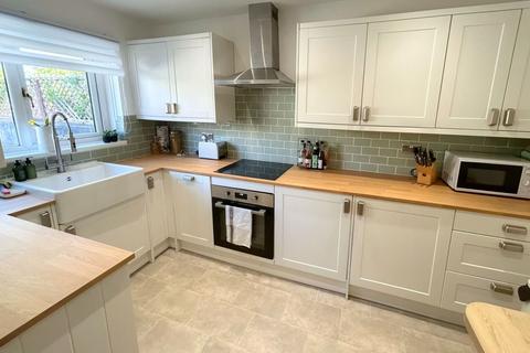 99 Bay View Gardens, Skewen, Neath, SA10 6NF