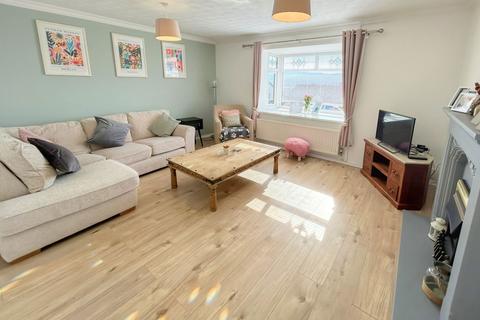 99 Bay View Gardens, Skewen, Neath, SA10 6NF