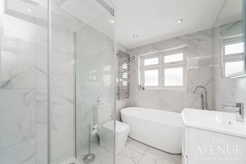 7 Davis Road, Aveley, South Ockendon, RM15 4ST
