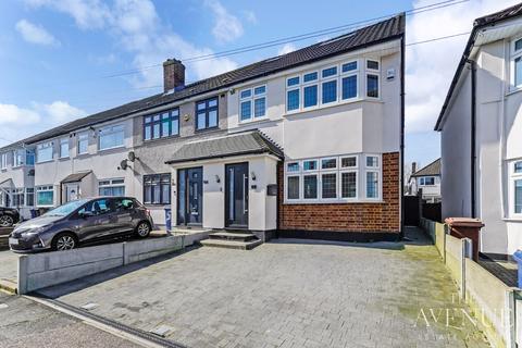 7 Davis Road, Aveley, South Ockendon, RM15 4ST