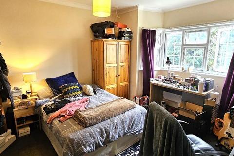 5 bedroom semi-detached house to rent, Old Oak Road, East Acton, London, W3 7JD