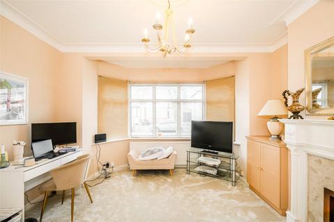 3 bedroom terraced house for sale, Brockham Drive, Gants Hill IG2
