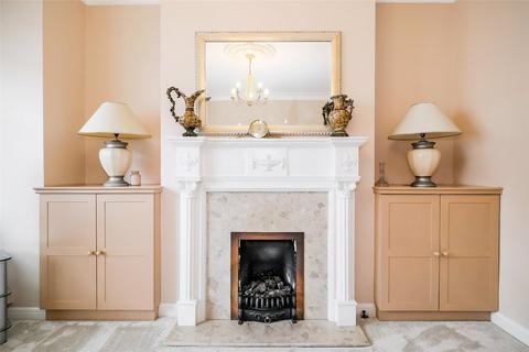 3 bedroom terraced house for sale, Brockham Drive, Gants Hill IG2