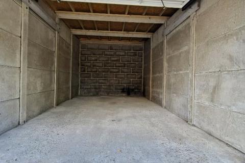 Garage to rent, Beeching Close, Ash GU12