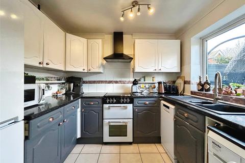3 bedroom terraced house for sale, Elm Bank, Yateley, Hampshire