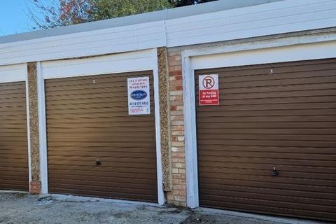 Garage to rent, Brunswick Park Road, London N11