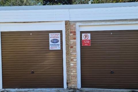 Garage to rent, Brunswick Park Road, London N11