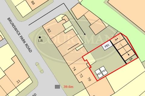 Garage to rent, Brunswick Park Road, London N11
