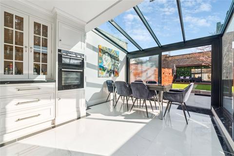 4 bedroom terraced house for sale, Taybridge Road, SW11