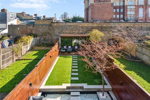 4 bedroom terraced house for sale, Taybridge Road, SW11