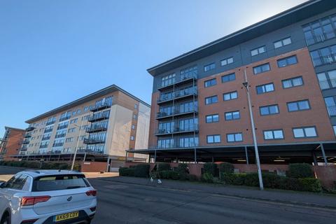 2 bedroom flat to rent, 2F Thorter Way, ,