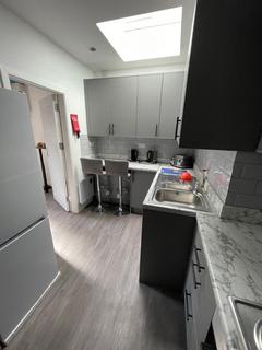 1 bedroom in a house share to rent, Room 2,10a Abbey Road, Smethwick