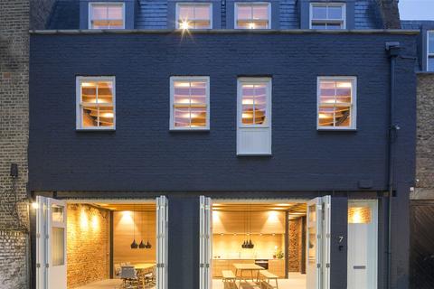 3 bedroom mews for sale, Southwick Mews, London, W2