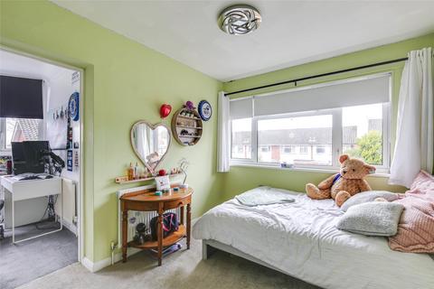 44 Home Park, Oxted, RH8 0JU