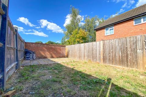82 Barnfield Way, Oxted, RH8 9QG